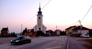 Bezobzirni napad u župnom dvoru u Hrnetiću – 84-godišnjakinja zatekla lopova u krađi, ovaj je istukao i pobjegao hrnetic