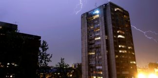 Užas u suterenskom stanu nebodera