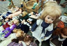 Sajam antikviteta lutka