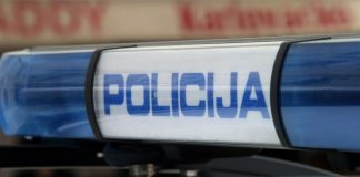 Tri godine mu polako praznila sef