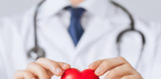10 simptoma srčanog udara stetoskop